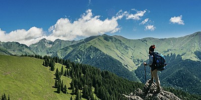 Houd je van wandelen? Probeer dan eens een wandeltocht in Europa