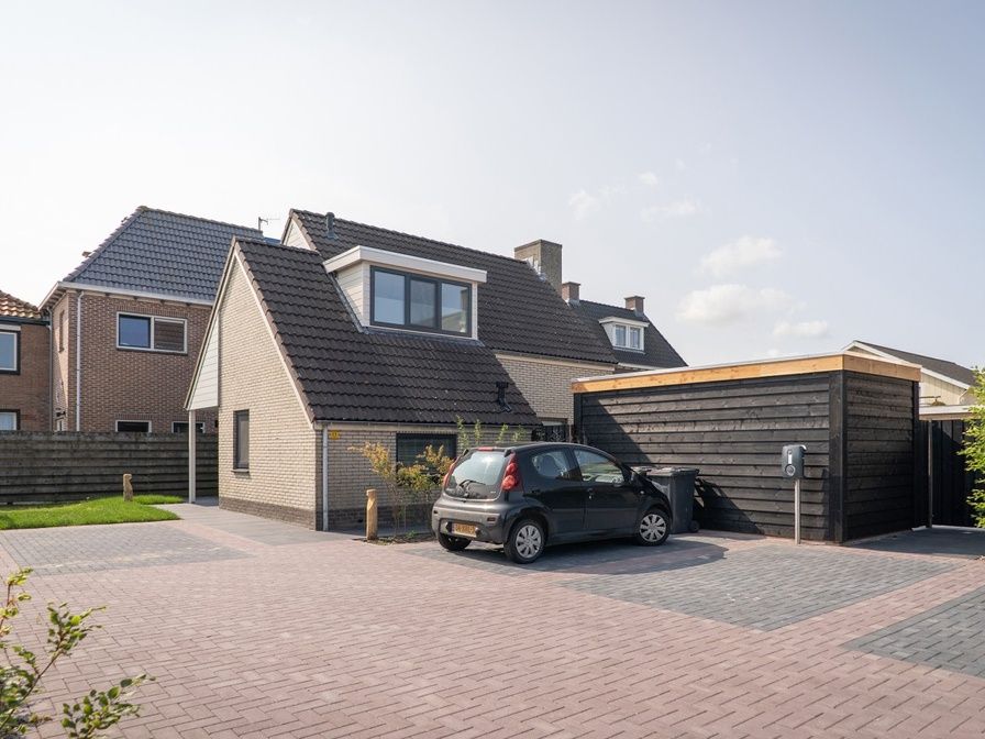 Typ B-12 Hodshonstraat, Ferienhaus in De Cocksdorp, Texel mit grossem Parkplatz und moderner Architektur.