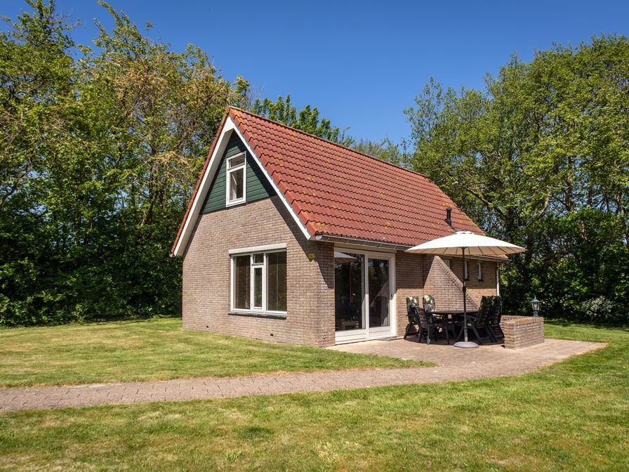 Bungalow De Witte Hoek 5 pers. 142 in De Cocksdorp, Texel, mit grossem Garten und Terrasse.
