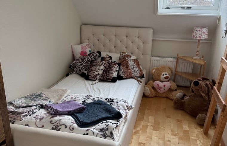 Cozy nursery with cuddles in Holiday cottage in De Cocksdorp, Texel, Wadden Islands.