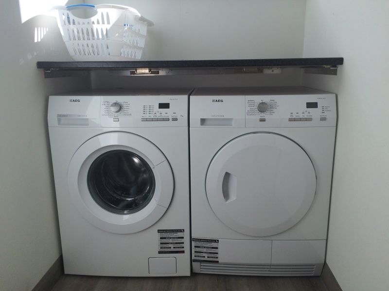 Praktische Waschkueche in Zevenbergen Texel - Bungalow, De Cocksdorp, Texel, mit Waschmaschine und Trockner.