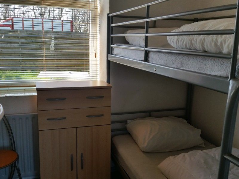 Cozy children's room with bunk beds at Family Bouthoorn in Zuid-Eierland, Texel.