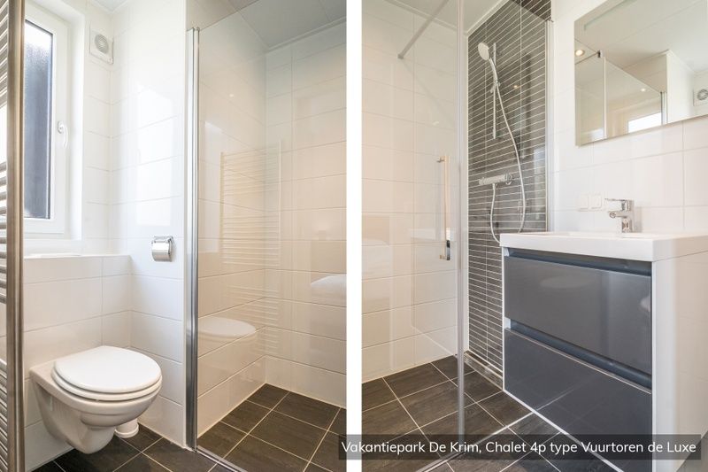 Luxurioeses Badezimmer im Chalet Typ Vuurtoren de Luxe, De Cocksdorp, Texel mit modernen Annehmlichkeiten.