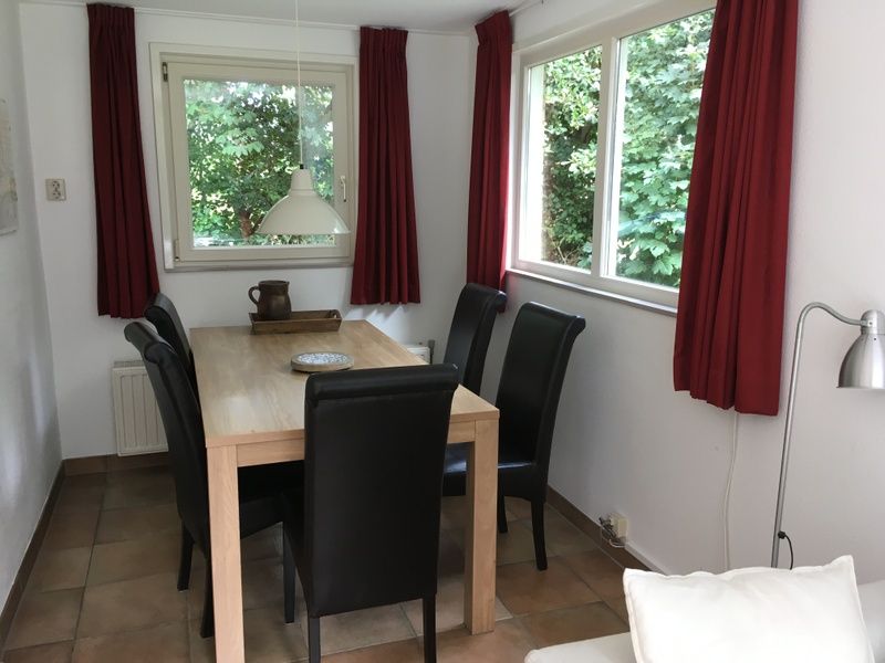 Essecke im Bungalowpark Slufteroord, De Cocksdorp Texel, ideal fuer gemuetliche Mahlzeiten waehrend Ihres Urlaubs auf den Watteninseln.