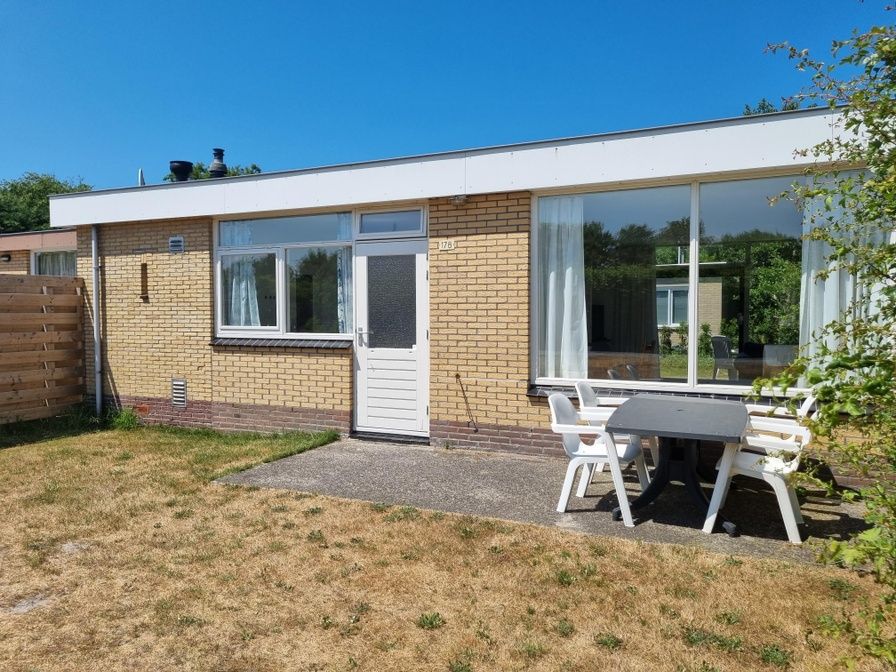 Bungalowpark Tamarisk - Bungalow 178 in De Cocksdorp Texel mit sonniger Terrasse und modernem Aussenbereich.