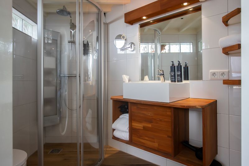Unterkunft 0101789 - Ferienhaus Texel - Tweepersoons kamer Superior tuin suite - Bad/douche/toilet