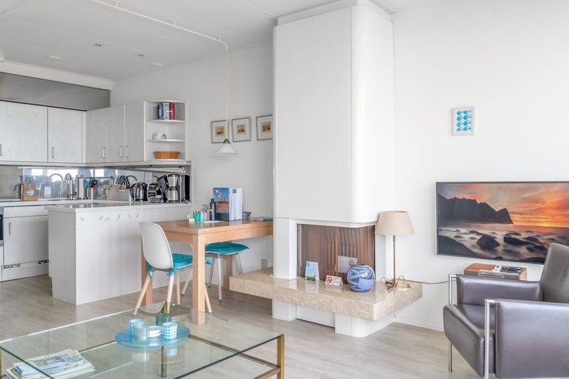 The cozy open kitchen in Apartment Juliana 160 Zeezicht, located in De Koog, Texel, offers modern conveniences.