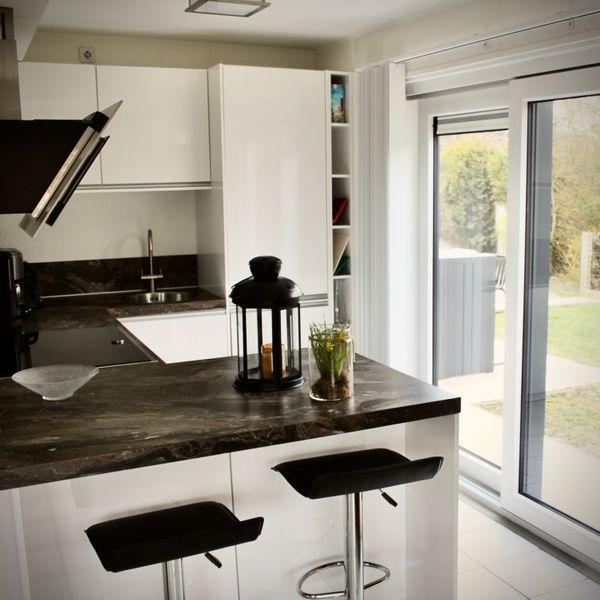 Stylish kitchen in Stappeland - Huize 100-1, vacation home in De Koog, Texel, with modern amenities.