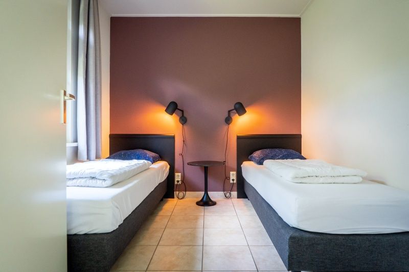 Tweede slaapkamer in Bungalow 15a, De Koog, Texel met knusse ambiance.