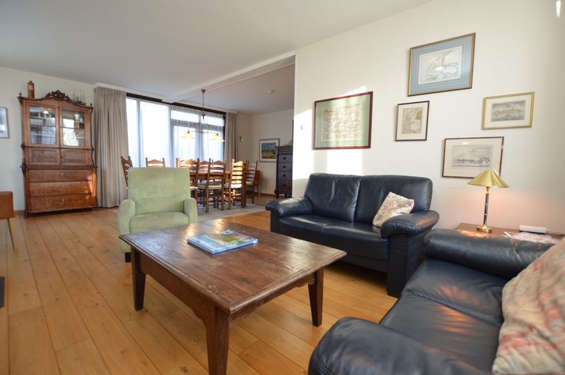 Open living space in Orchismient 35 vacation home, De Koog Texel, with spacious layout.