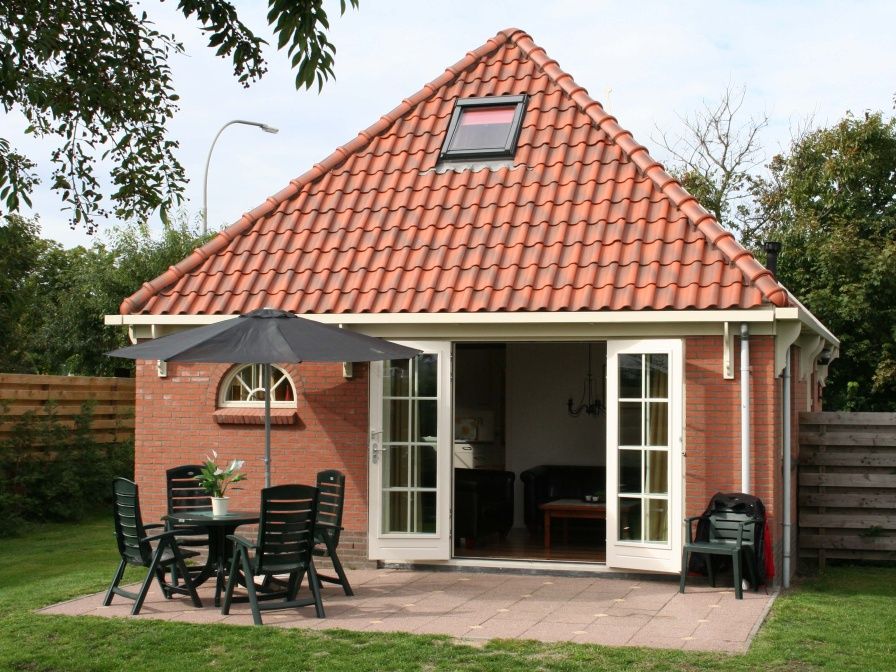 D' Duinster vacation home with terrace in De Koog, Texel, ideal for relaxation on the Wadden Islands.