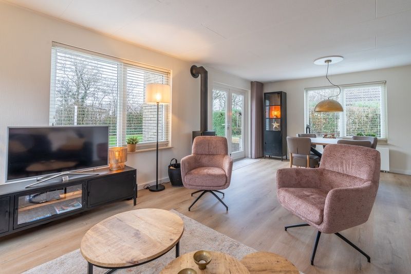 Komfortabler Innenbereich im Ferienhaus Honeysuckle 33, De Koog Texel.