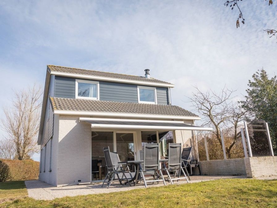 De Duinven vakantiehuis met zonnig terras in De Koog, Texel, ideaal voor ontspanning op de Waddeneilanden.