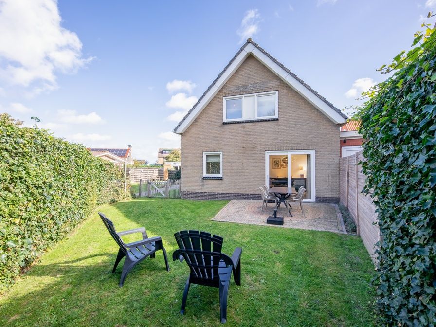 De Veldleeuwerik vacation home with garden and terrace in De Koog, Texel