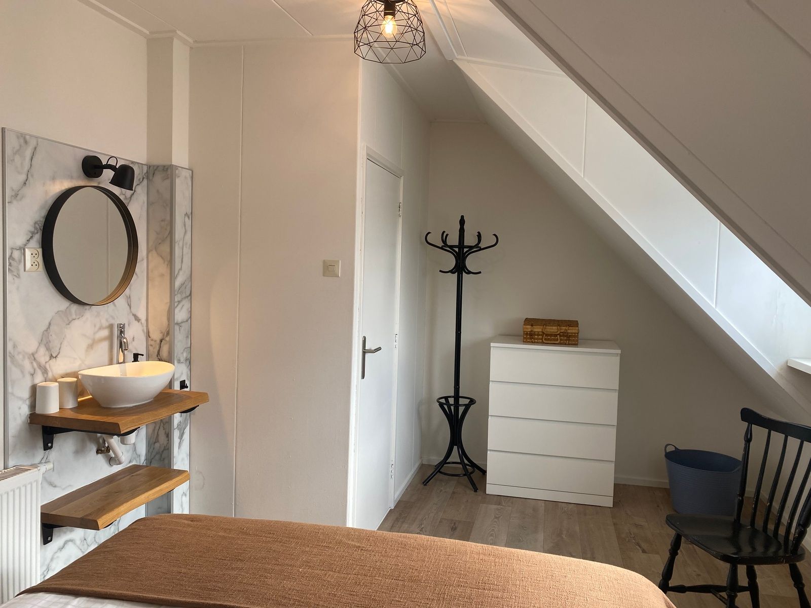 Stylish bathroom corner in Windlust vacation home, De Koog, Texel