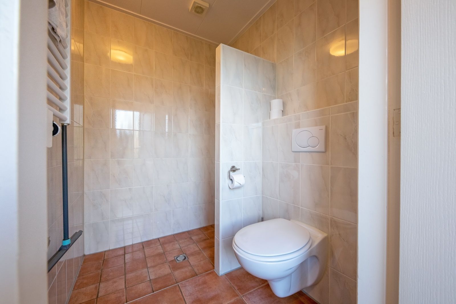 Modern room with sitting area in Windlust vacation home, De Koog, Texel