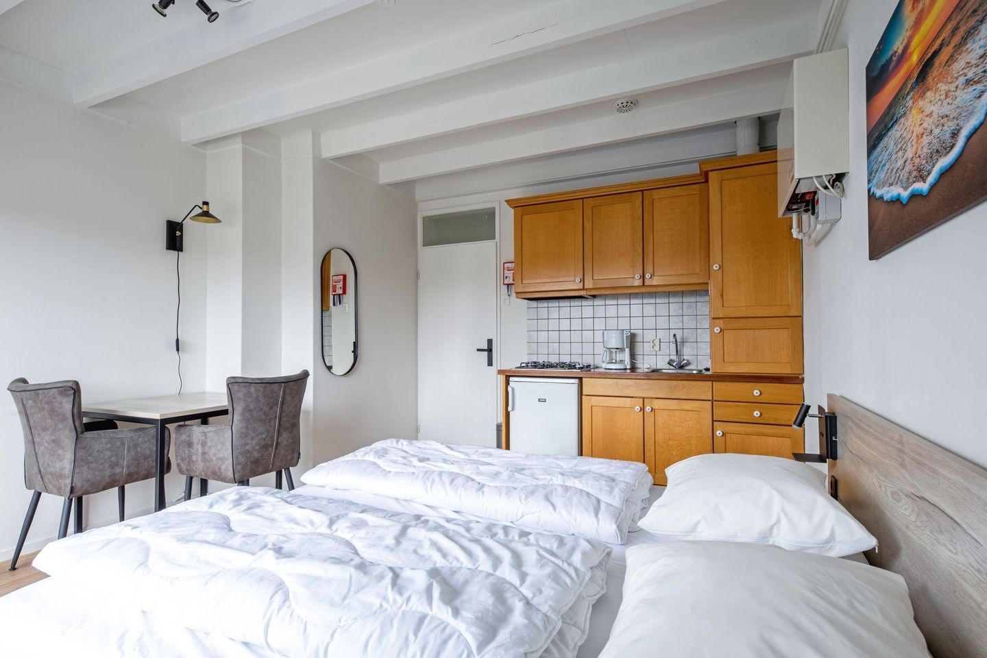 Compact kitchen in Two persons studio - second floor, De Koog, Texel for a comfortable vacation stay.