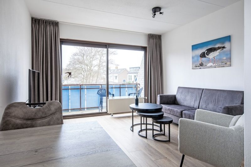 Helle Wohnung fuer zwei Personen in De Koog, Texel, erste Etage, modern eingerichtet und mit Balkon.