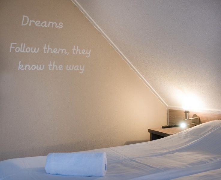 Inspiring wall decoration in Villa 6, De Koog Texel, unique vacation home on the Wadden Islands.