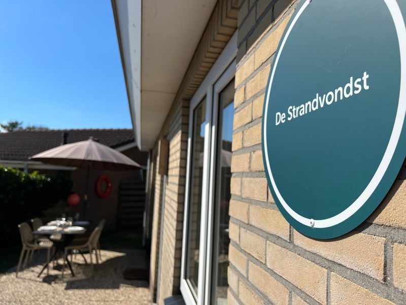 Welcome to De Strandvondst vacation home in De Koog, Texel, with sunny terrace.