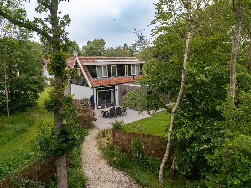 Aerial photo of Springtij Estate - Stulpje in De Koog Texel surrounded by nature.