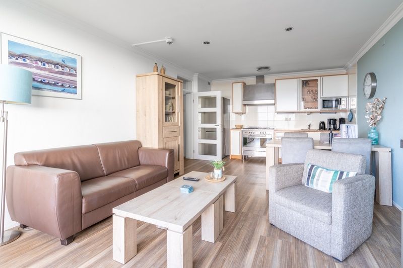 Moderne keuken met eethoek in Appartement Juliana 164 Zeezicht, Waddeneilanden.