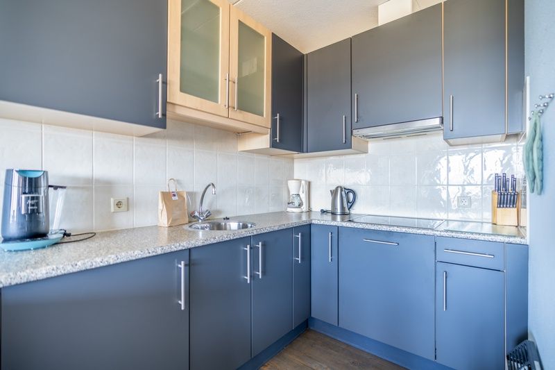 Stilvolles Schlafzimmer mit Panoramablick im Apartment Juliana 156 Zeezicht, De Koog, Texel.