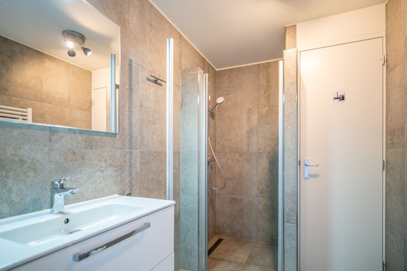 Geraeumiger Balkon mit schoenem Blick auf die Natur im Apartment Juliana 156 Zeezicht, De Koog, Texel.