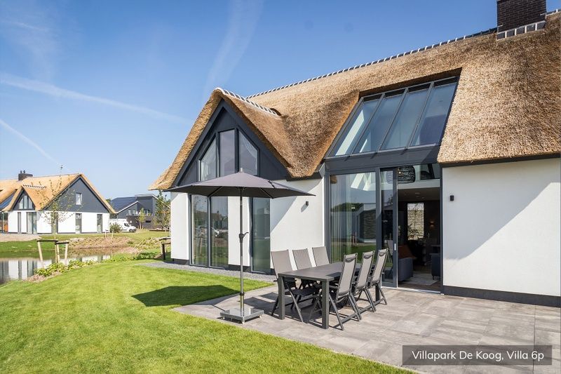 Veranda der luxurioesen Familienvilla 6p in De Koog, Texel, ideal fuer ein Essen im Freien auf den Watteninseln.