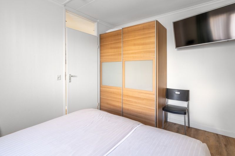 Spacious bedroom with closet in Apartment Juliana 136 Island and Sea View, De Koog, Texel.