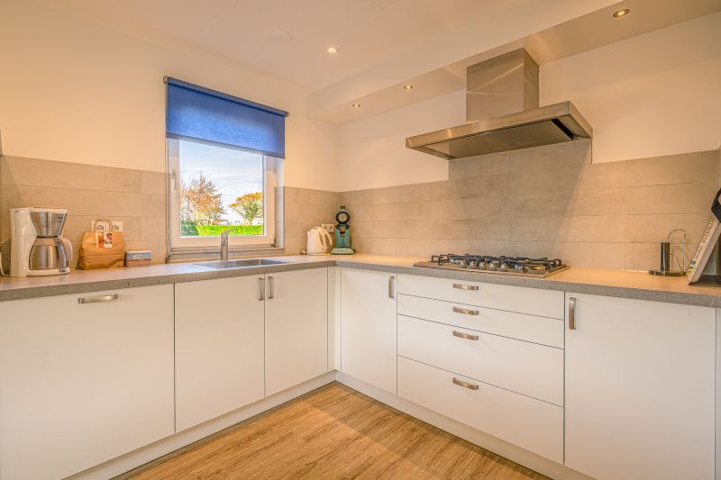 Modern kitchen in Holiday home Kamperfoelie 65, De Koog, Texel, fully equipped.