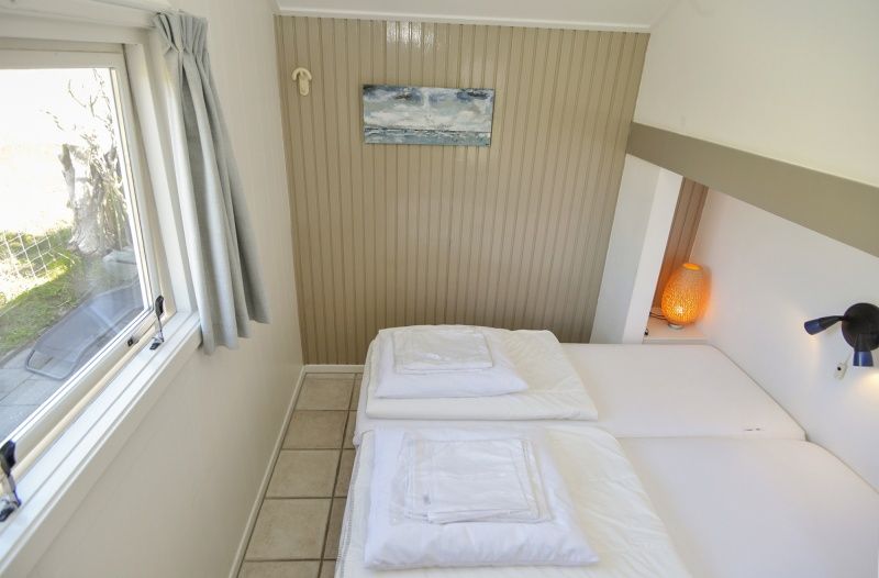 Komfortables Schlafzimmer mit Doppelbett in Achter de Brem, De Koog, Texel.