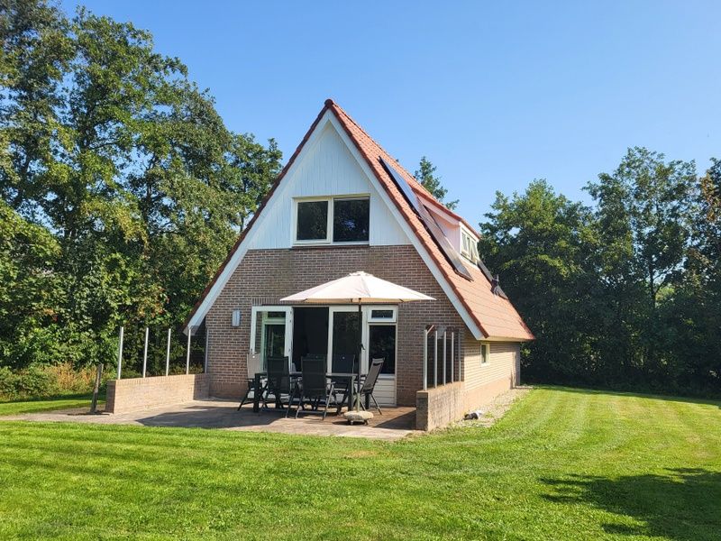 Aussenbereich von Agter Mienterglop - Ferienhaus 5103, De Koog, Texel mit grossem Garten.