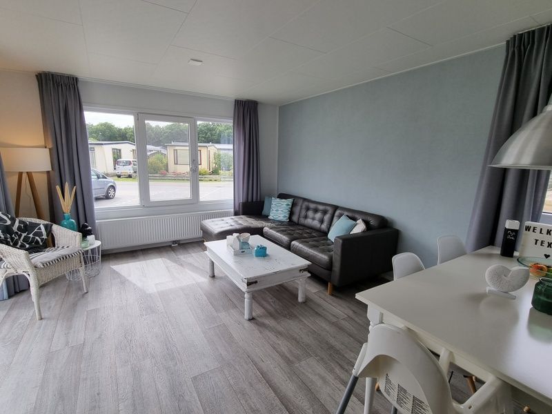 Second bedroom in Chalet Bregkoog 82, located on Chaletpark Bregkoog in De Koog, Texel, with practical layout.