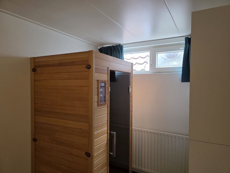 Private Sauna im Appartement Anna 218, De Koog, Texel fuer ultimative Entspannung waehrend Ihres Aufenthalts.