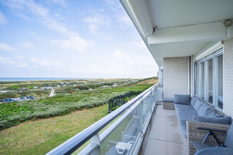 Balkon des Appartements Juliana 102 Zeezicht, De Koog, Texel mit Panoramablick auf die Watteninseln.