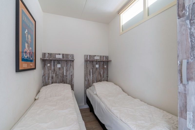 Second bedroom in Apartment Juliana 138, De Koog, Texel, ideal for children.