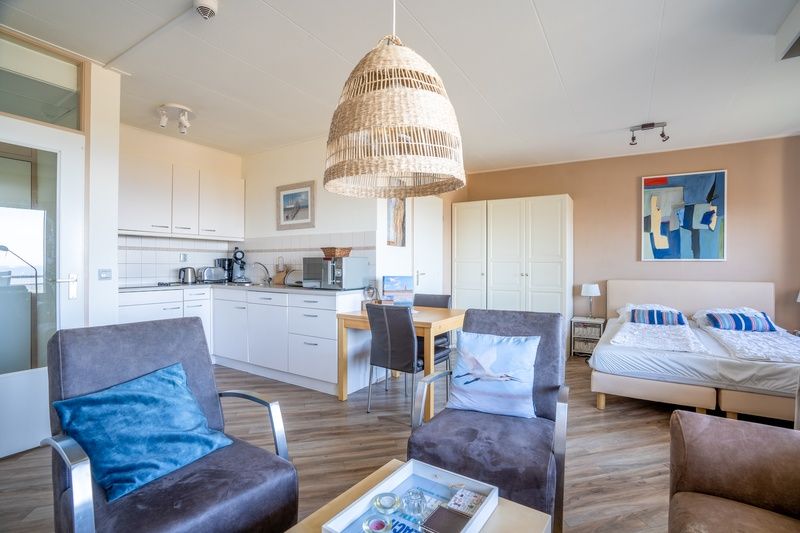 Offene Kueche und Essbereich in Appartement Juliana 158 Zeezicht, Ferienunterkunft De Koog, Texel.