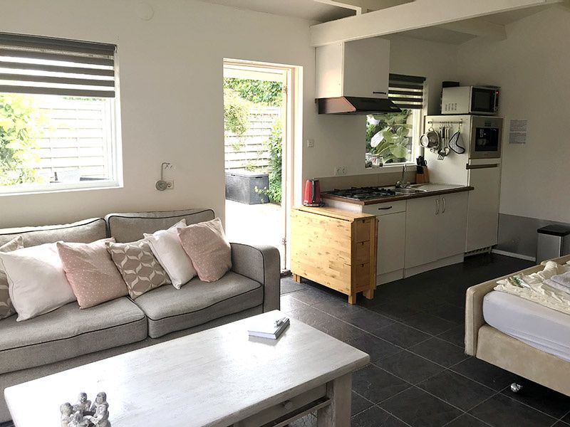 Fully equipped kitchen in Zomerhuisje Schoo, De Koog, Texel, vacation home on the Wadden Islands.