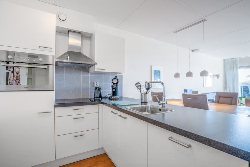 Komfortables Schlafzimmer mit Doppelbett in Appartement Juliana 052 Eiland en Zeezicht, De Koog, Texel.