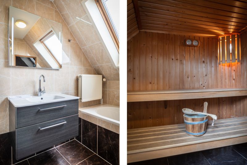 Stylish bathroom and sauna in Villa 304, De Koog, Texel for a relaxing vacation experience.