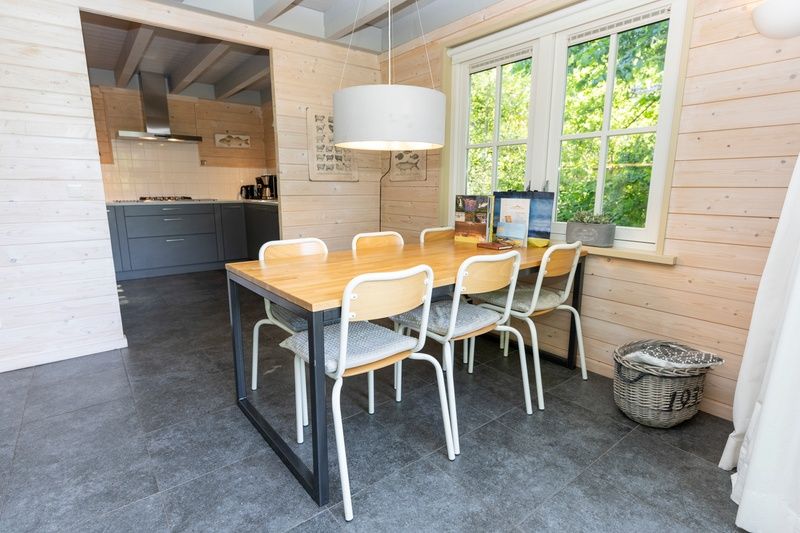 Modern kitchen in Het Boshuis, Vakantiepark Het Oude Dijkje, De Koog, Texel with full equipment.