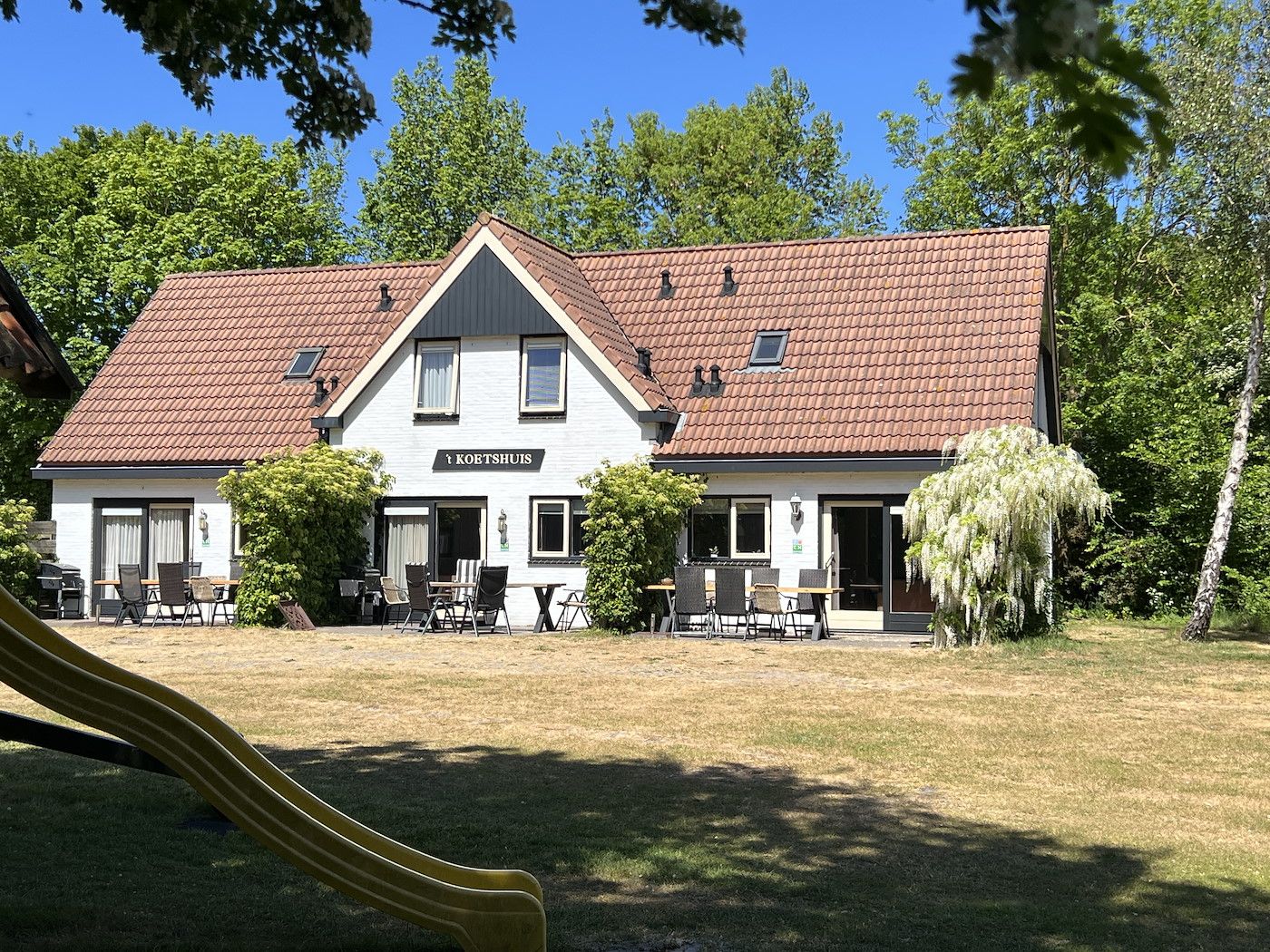 Geraeumiges Ferienhaus Koetshuis 2 in De Koog, Texel mit grossem Garten und Terrasse.