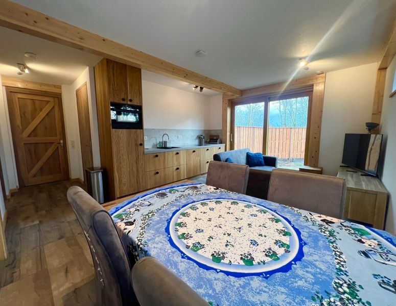 Moderne Kueche und Essbereich im Ferienhaus Hoeve Consensus Texel in Den Burg