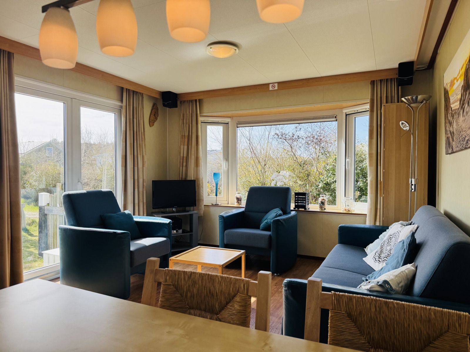 Seitenansicht des NH010 Ferienhauses mit Garten in Den Burg, Texel, Watteninseln