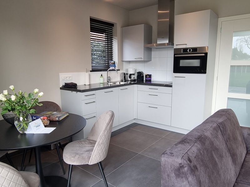Stylish kitchen in vacation home Schoonoordsingel 29a, Den Burg, Texel, fully equipped for cooking.