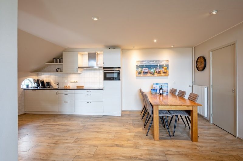 Geraeumige Kueche und Esszimmer in Appartement Gouden Reaal 26, Ferienhaus Texel