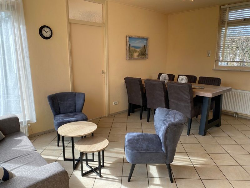 Cozy living room of Tuinwal vacation home in Oosterend Texel.