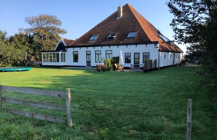 Vacation cottage in Oosterend, Texel with spacious garden and terrace. Ideal vacation home on the Wadden Islands.