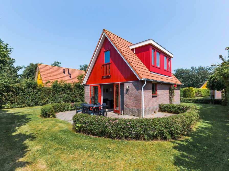 Typ II+ - Ferienhaus Nr. 35 Skor in Oosterend, Texel mit sonniger Terrasse und gruenem Garten.